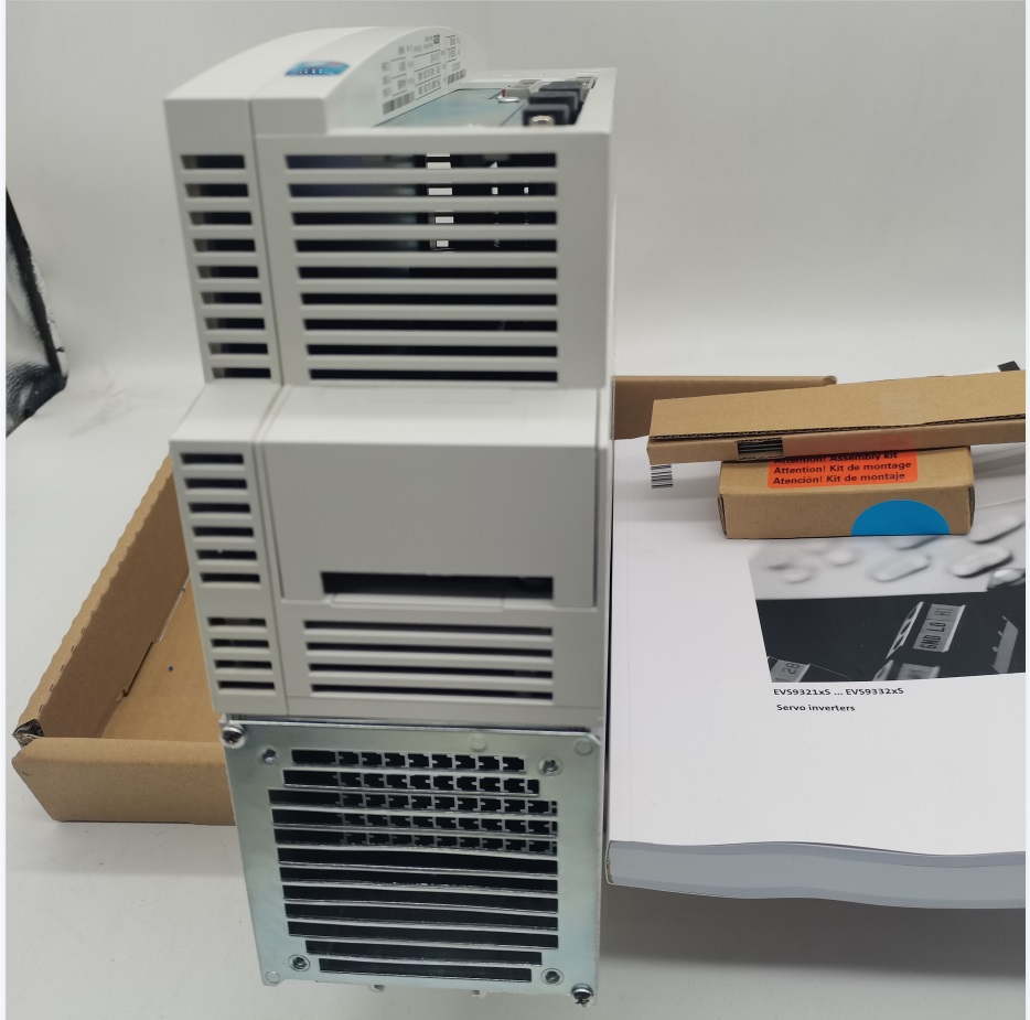 Частотный преобразователь Lenze EVS9332-ES